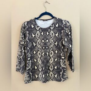 J McLaughlin 3/4 Sleeve Catalina Cloth Snakeskin Print Shit Top Blouse